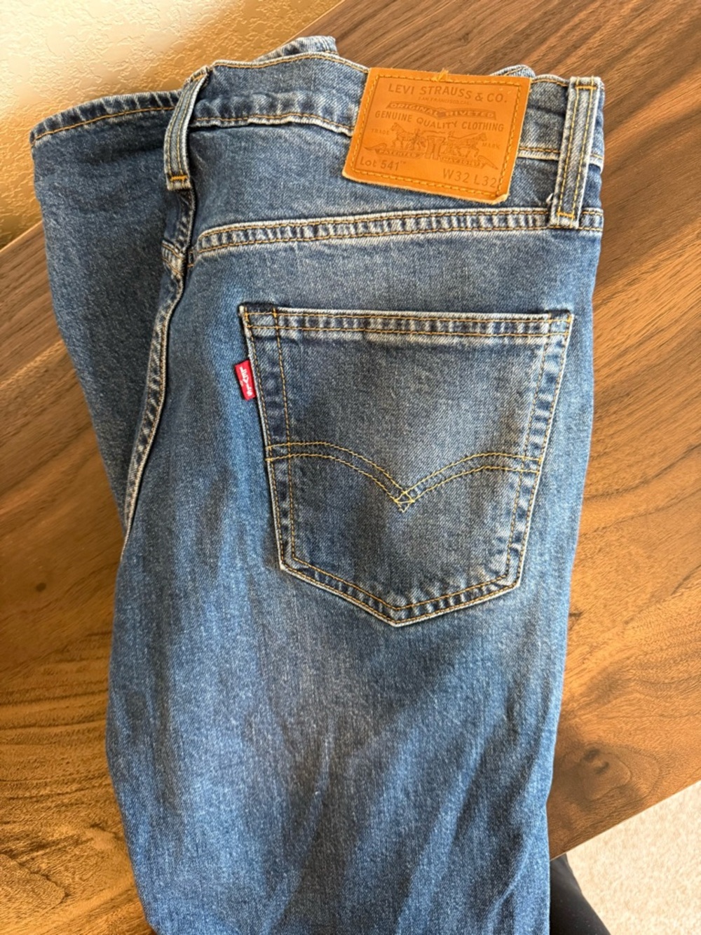 Levi's Men's Blue Denim Jeans - Classic Fit W32/L32